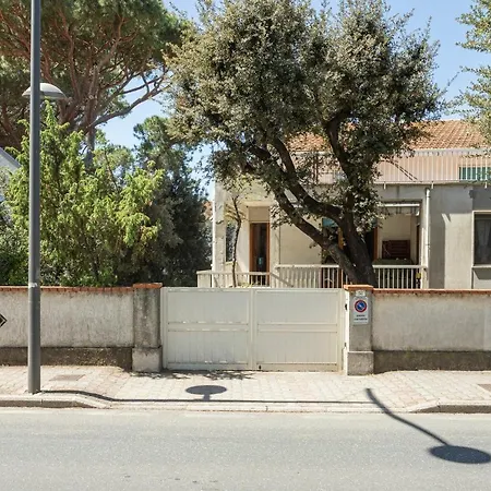 Lejlighed A Due Passi Dal Mare, Parcheggio E Giardino San Vincenzo