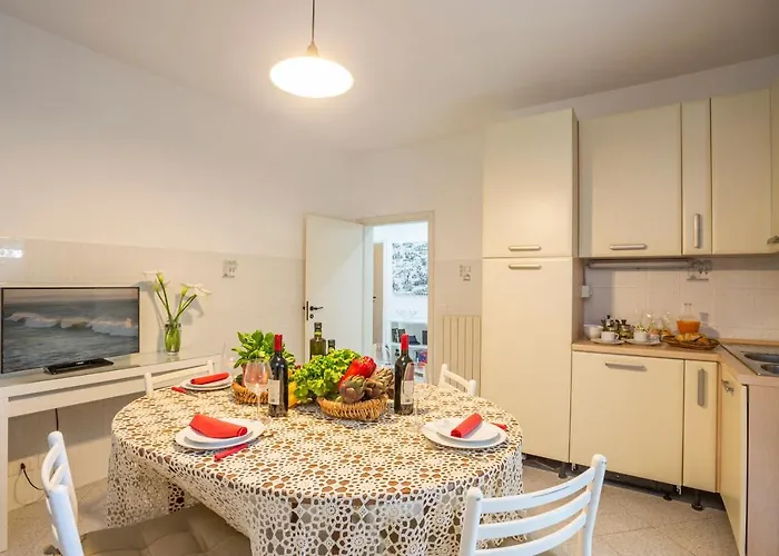 A Due Passi Dal Mare, Parcheggio E Giardino San Vincenzo