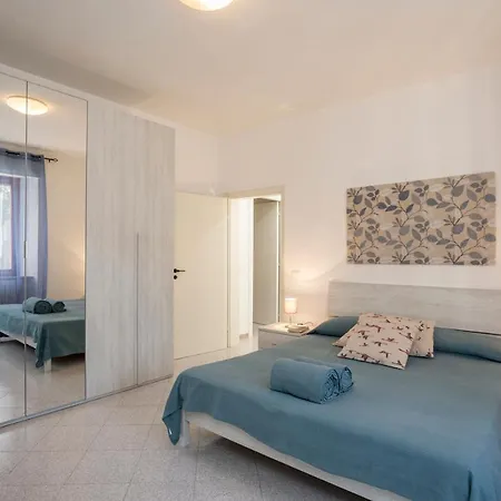 Apartment A Due Passi Dal Mare, Parcheggio E Giardino *