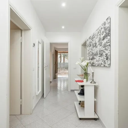 A Due Passi Dal Mare, Parcheggio E Giardino Apartmán